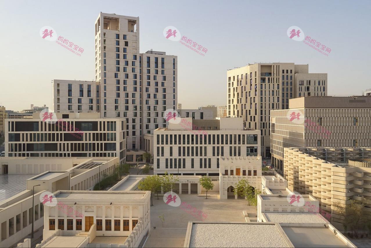 2022年 11 月姆谢雷布公司大楼为卡塔尔队举办的活动