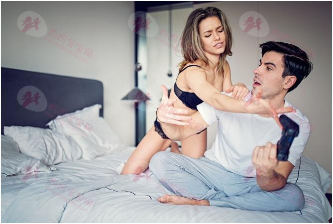 女网友齐声发怒：「男人在床上不要说OO」会让妹妹一秒干掉！