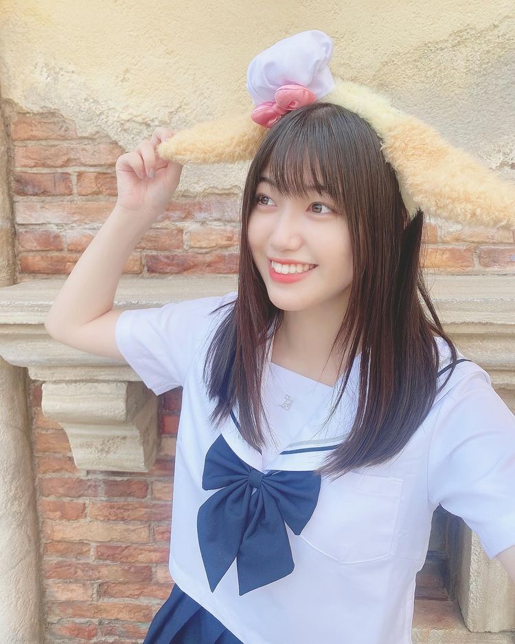 １７岁的笑容！《和泉芳怜》女子高中生「Ｅ乳雪肤」感受初恋般心动！