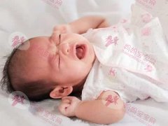 婴儿绞痛：如何缓解它的提示