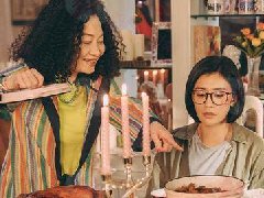 妈用LINE通知再婚「只传4字」　女儿傻眼还被呛：整天唠叨