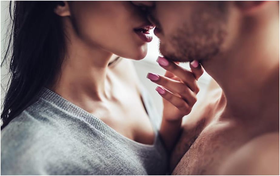 接吻技术好才能让对方欲罢不能！性治疗师：用对3方法才能更快到达搞潮