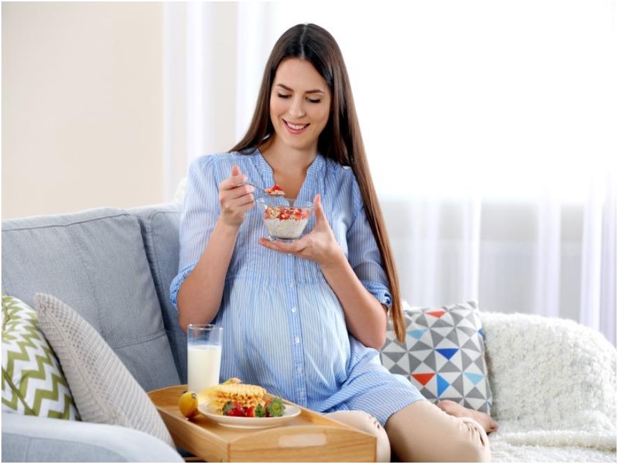 不想孩子过敏，准妈妈就该吃奶粉！孕期吃「这3样」降低宝宝过敏机率