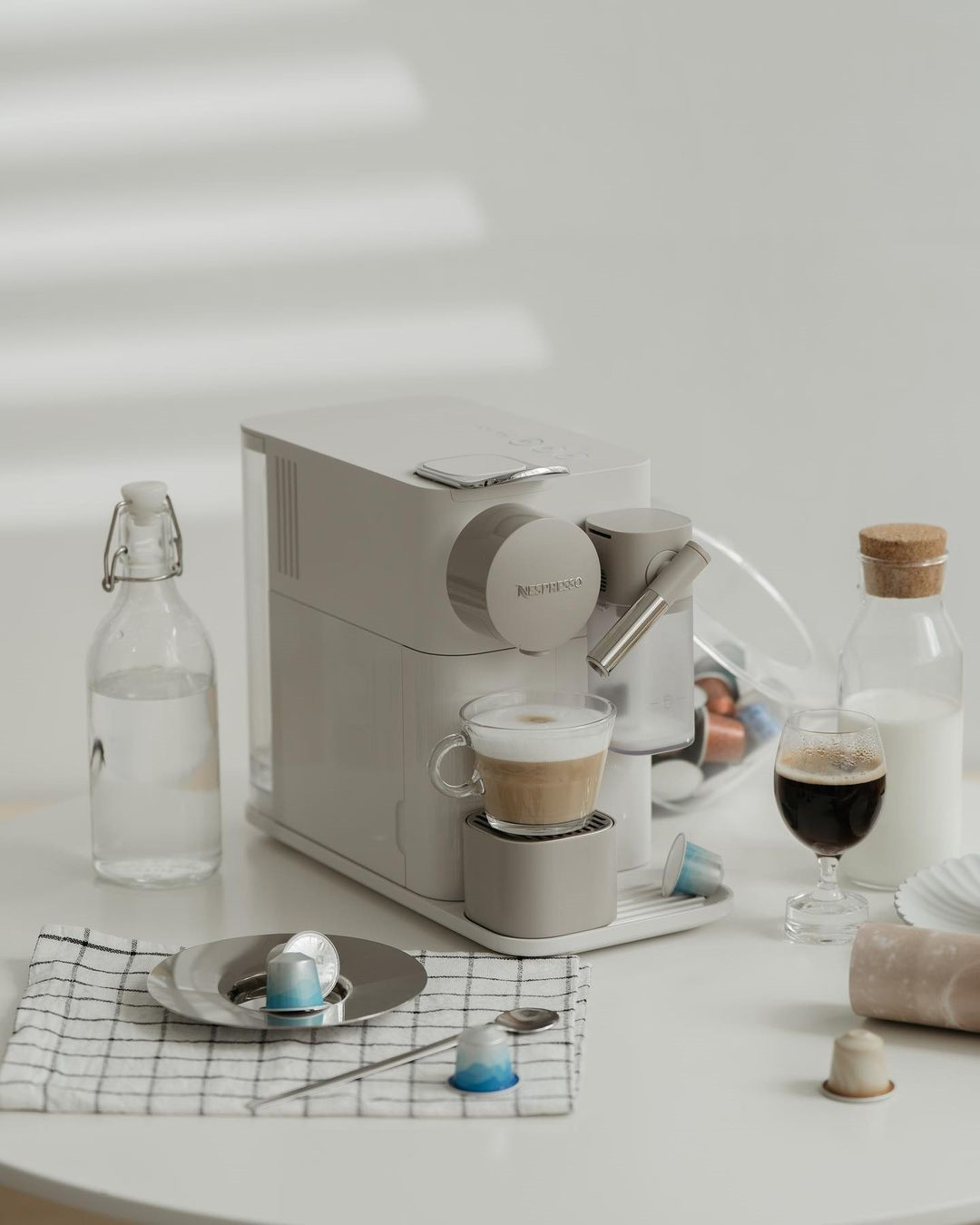 性能与外观兼备的气质咖啡机，让我们的咖啡时光更美好！