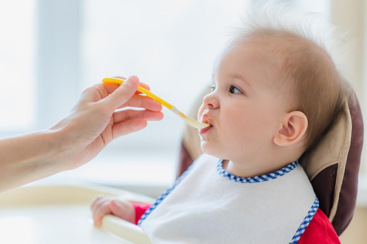 1岁半宝宝的养育知识汇总（关于喂养、身心发育、睡眠、牙齿护理等）