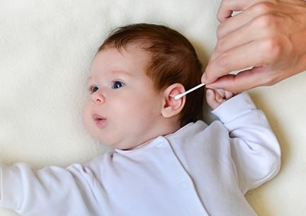 怎样给宝宝掏耳朵？（宝宝耳朵护理注意事项）
