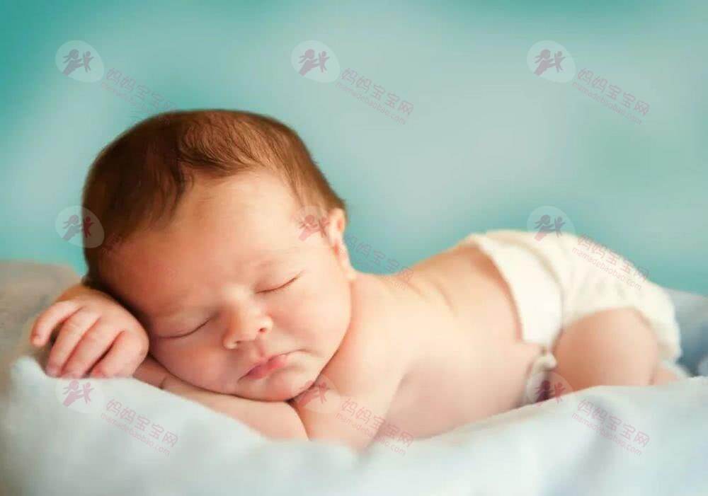 婴儿睡姿固定枕头真的能降低SIDS风险、矫正娃的头型？