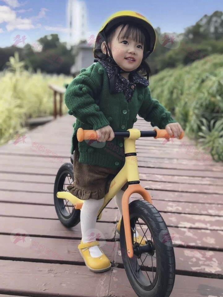 想让娃学骑自行车更轻松？先来一辆平衡训练自行车练练娃的平衡能力吧！