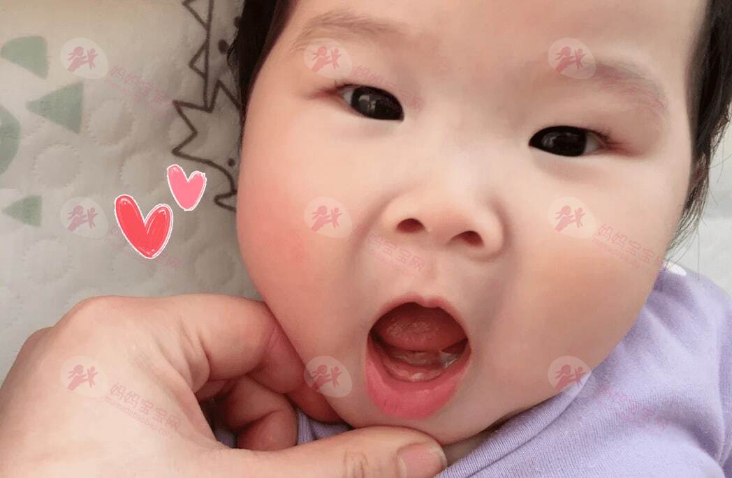 宝宝几个月长第一颗牙？怎么缓解宝宝出牙不适？