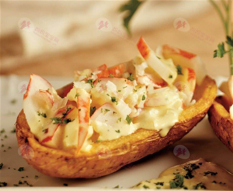 「蟹肉镶马铃薯」简直是完美的开胃菜！四个步骤可完成的烤箱料理