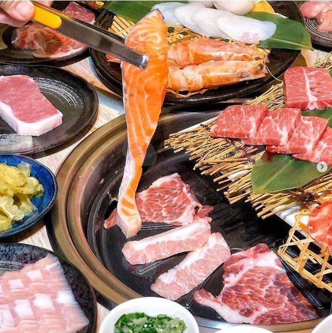 台北烧肉店推荐！「专人代烤」不必自己动手，懒人也能吃到完美熟度的肉片！