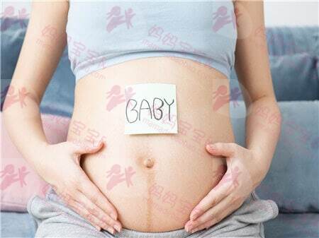 妇放避孕器十年仍怀孕，（紧急内诊）医：宝宝踢掉的！别担忧，高龄怀孕也有