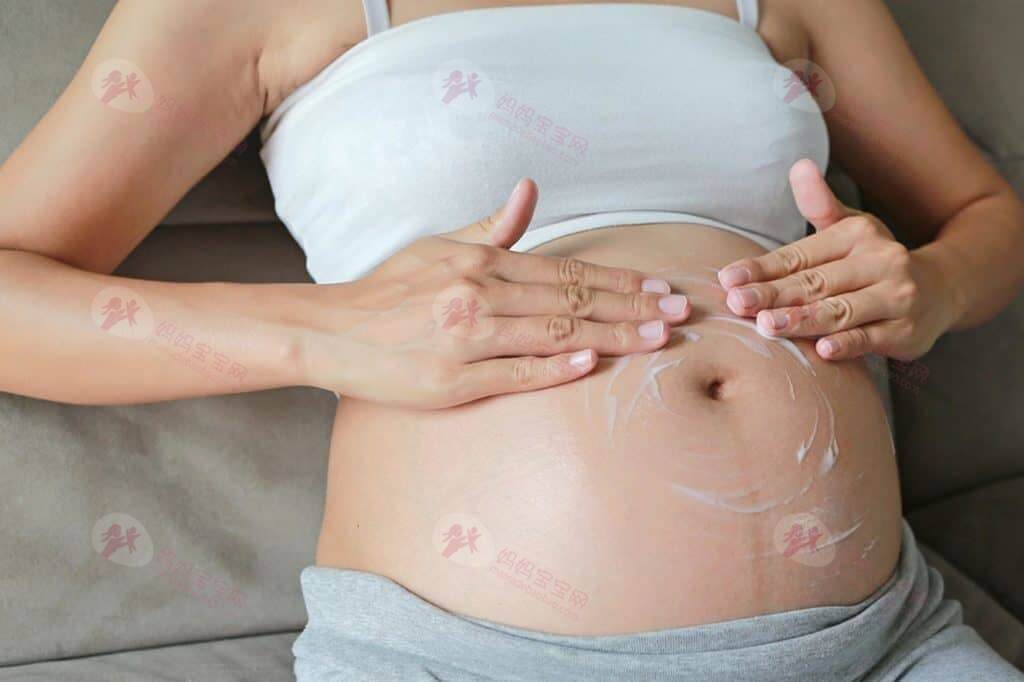 预防妊娠纹，孕期保养不能偷懒！「先油再霜」一起擦，肌肤才能光滑不留痕