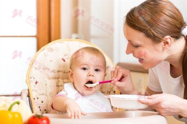 0到1岁宝宝饮食喂养基本知识，新手爸妈一定要看！