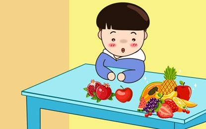 给宝宝吃水果要削皮，避免农药细菌残留（四个原因）