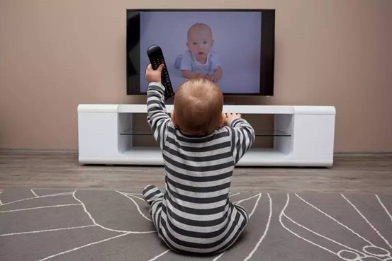 宝宝看电视的时间不宜超过20分钟