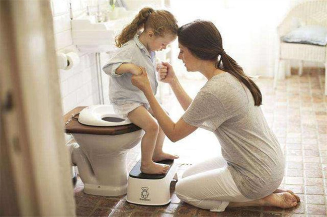 家长要有耐心训练宝宝上厕所