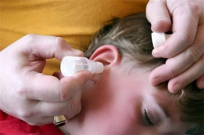 小儿中耳炎的症状和治疗方法（耳朵痛等）