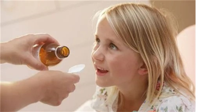 孩子生病的正确用药方法（外用贴敷，溶于水后饮用，直肠给药）