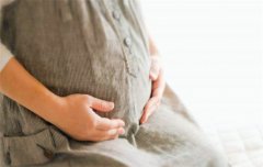 怀孕中期肚子硬是什么原因