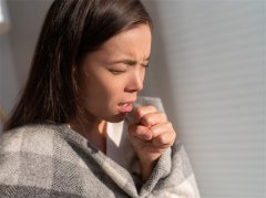 干咳是什么原因，咳嗽吃什么好，喉咙痒咳嗽怎么办