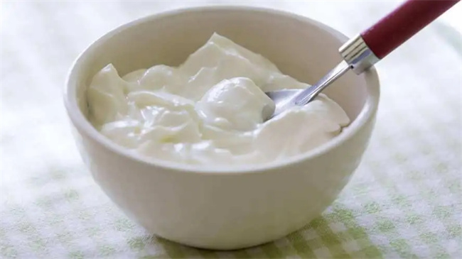 酸奶的神奇功效揭秘，预防骨质疏松、降低血压、控制食欲