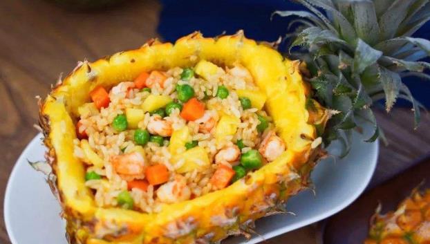 如何享受菠萝美味：处理技巧和创意菜肴
