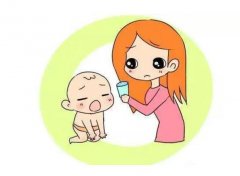 宝宝发烧时，睡觉中的高烧到底该不该叫醒喂药？