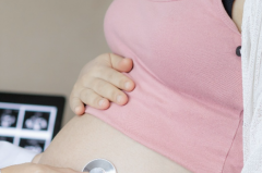 怀孕早期症状揭秘：早孕反应详解及其表现