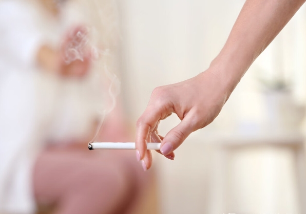 二手烟对孕妇的危害与防范之策