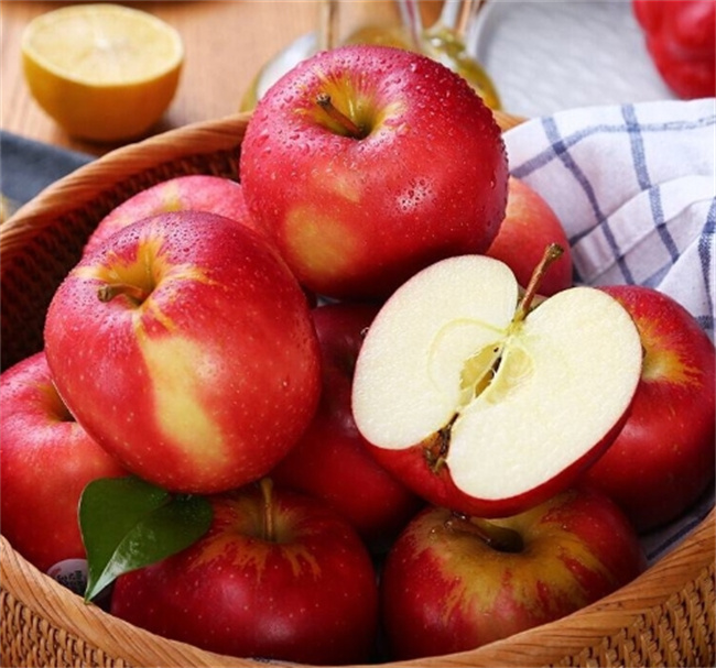 揭秘苹果的小秘密：吃苹果也有学问！