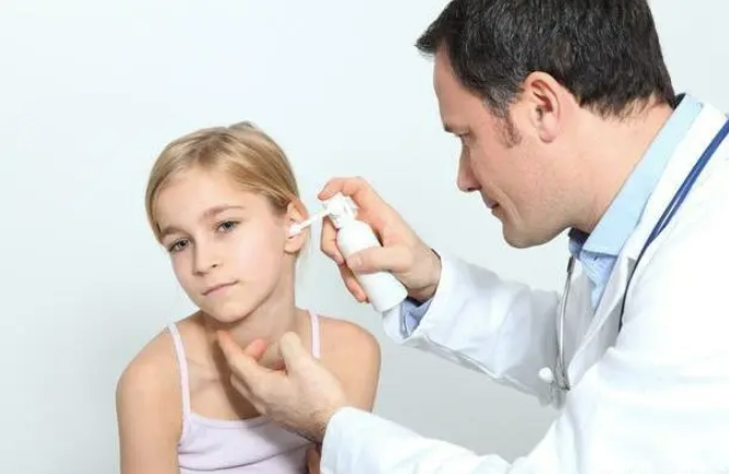精准呵护：揭秘中耳炎的最佳治疗策略