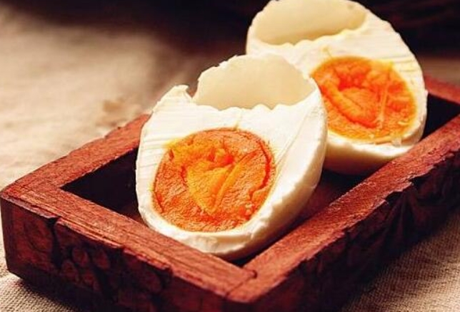 咸鸭蛋制作的专业指南：品味美味，享受健康