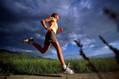 揭秘跑步的益处：专家解读坚持跑步带来的身体变化
