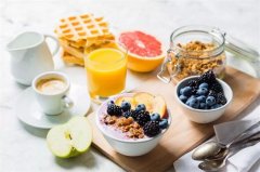 高效生活从早餐开始：专家分享三款营养早餐选择