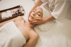 SPA疗法：水疗、面部护理和毛孔问题的终极解决方案