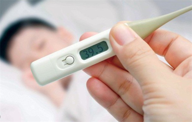 幼儿发烧39度如何物理降温？