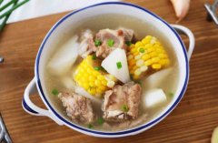 山药玉米排骨汤的美味与营养：专家解读功效与食用指南