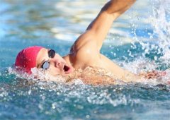 自由泳游泳技巧：打造流畅动作的关键要领