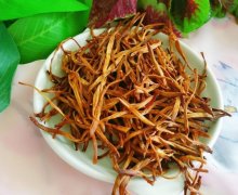 ＂干黄花菜的功效与作用：清热解毒，健脑抗衰老，降胆固醇＂