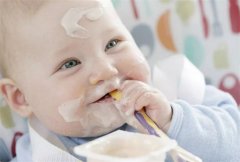 麻友玫瑰：宝宝喝酸奶需要谨慎，科学喂养才是王道