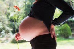 怀孕了能否使用花露水？解析成分和潜在风险