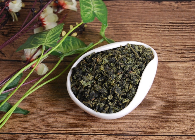 探秘中国十大名茶之一：龙井茶的独特魅力与健康功效