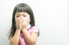 换季儿童咳嗽护理：温馨家庭护理方法