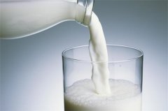 解密牛奶中的“液体黄金”：探寻健康的微量元素