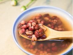 湿气重季节必备！薏米红豆汤三种简易做法分享