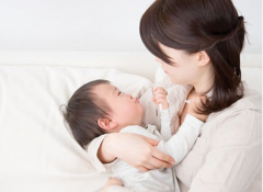 哺乳期月经现象解析：为何会来了又停，妈妈们别过于紧张