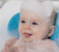宝宝洗护小秘籍：选择适合婴儿的沐浴露