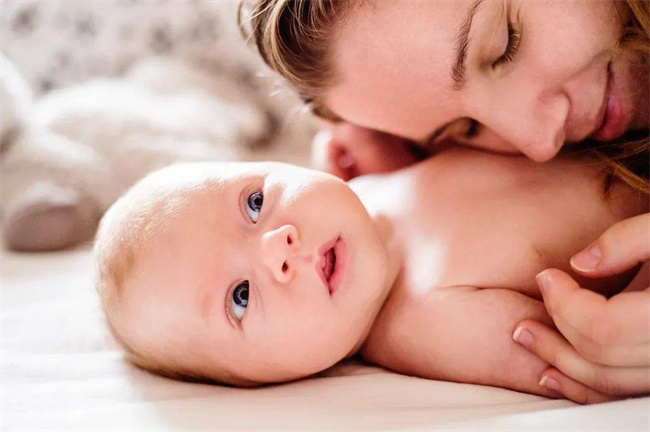 6个月宝宝发烧：应对与警惕
