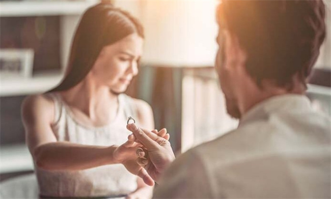 揭秘婚前恐惧症：心理调理的关键步骤